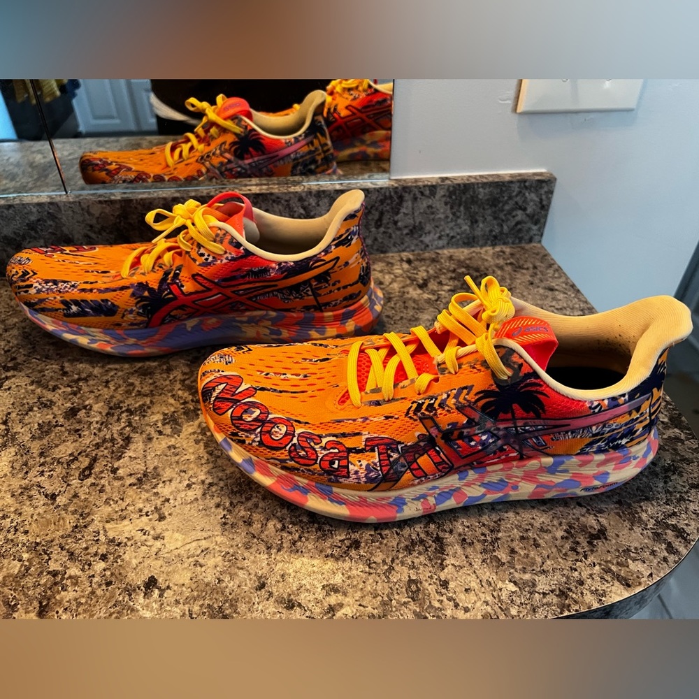 Asics Noosa Dry Tri shoes, worn a couple times, barely used condition, gorgeous!